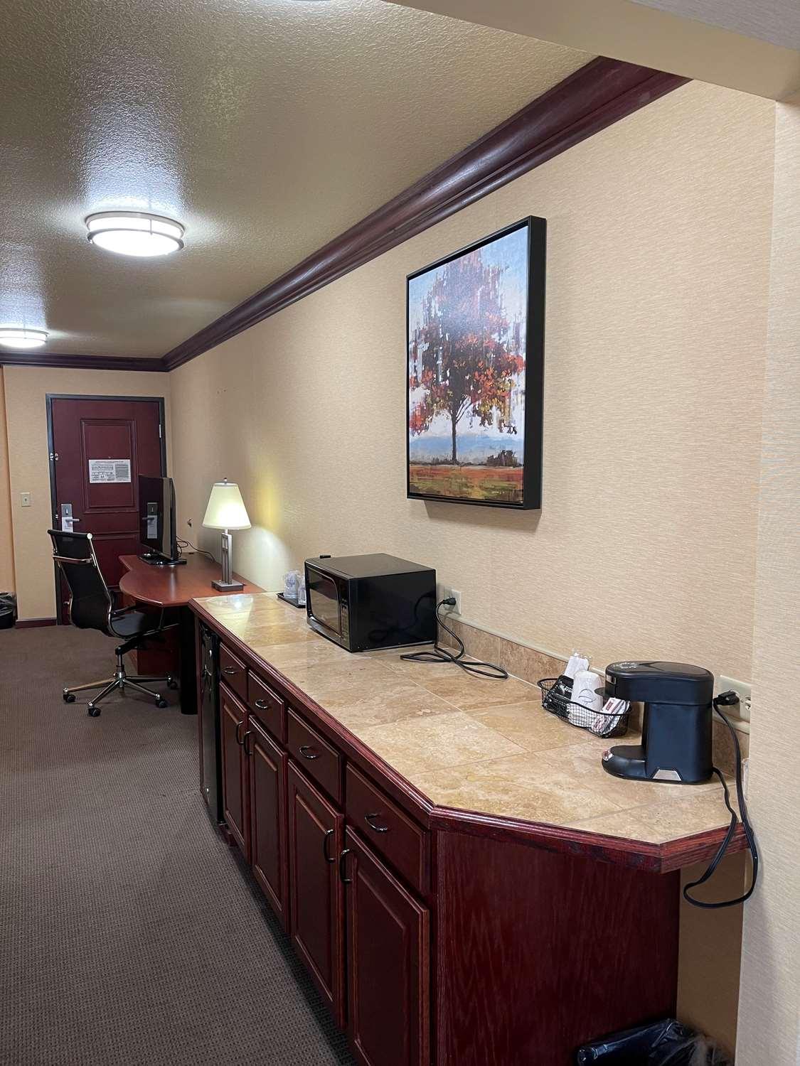 Best Western Coffeyville Central Business District Inn And Suites Esterno foto